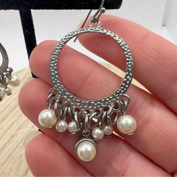 Faux Pearl hammered silver tone hoop dangle drop earrings - Picture 2 of 4